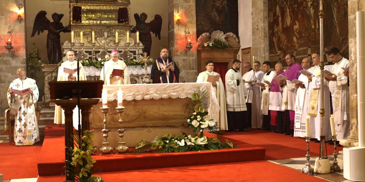 Svečana Večernja uoči blagdana sv. Šime, zaštitnika Grada Zadra