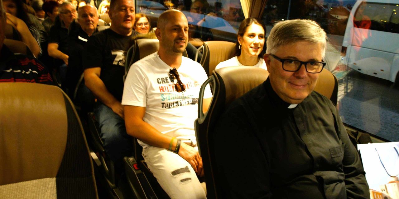 Vjernici Zadarske nadbiskupije krenuli na Nadbiskupijsko hodočašće u Istru, Padovu i Trsat