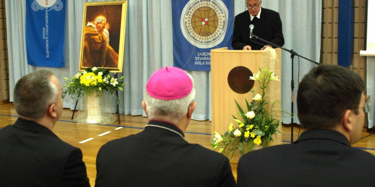 Dr. Matulić izlagao o poslanju katoličke škole u odgajanju cjelovitosti osobe