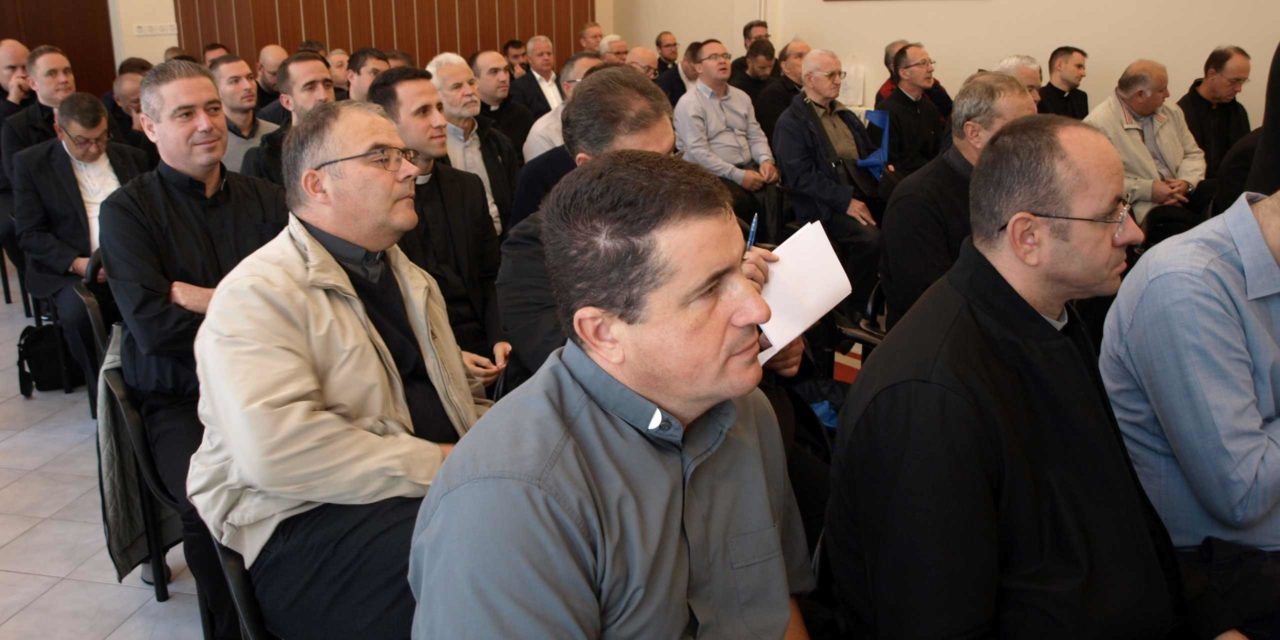 ZADAR: Na svećeničkoj rekolekciji izlagao o. Jeronim Marin: ‘Lectio Divina – cjeloviti prikaz meditativnog čitanja Svetog Pisma’