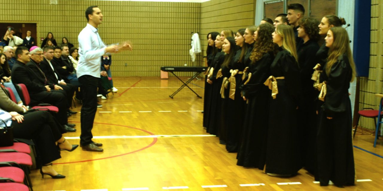 ZADAR: Predbožićna večer u Klasičnoj gimnaziji Ivan Pavao II. Zadar