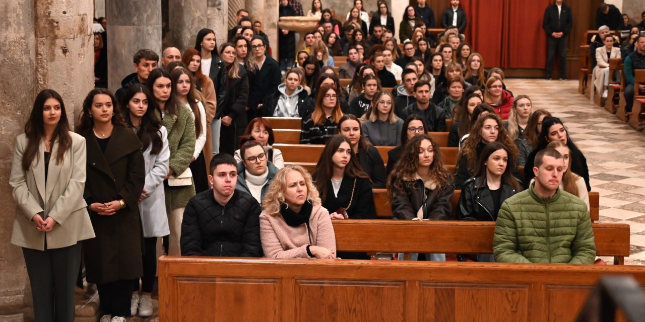 ZADAR: Fra Ante Vučković na duhovnoj obnovi za mlade u katedrali sv. Stošije: Što je čovjek, jezik, istina i tijelo