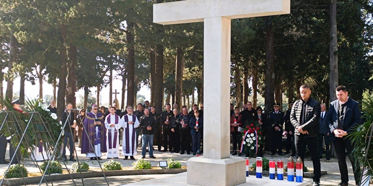 SUKOŠAN: Nadbiskup Zgrablić predvodio misu povodom 31. godišnjice osnivanja 93. krila Hrvatskog ratnog zrakoplovstva