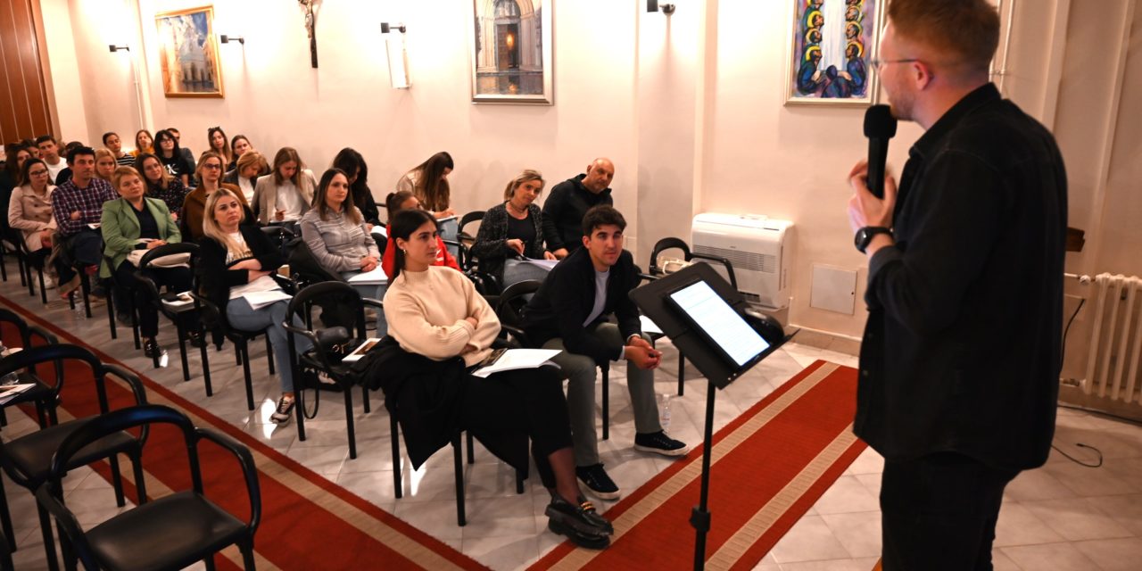 ZADAR: Damir Stojić i David Leskovar održali seminar o temi ‘Teologija tijela’