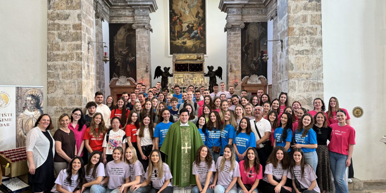 ZADAR: Zadarski maturanti Jurja Barakovića na misi u svetištu sv. Šime