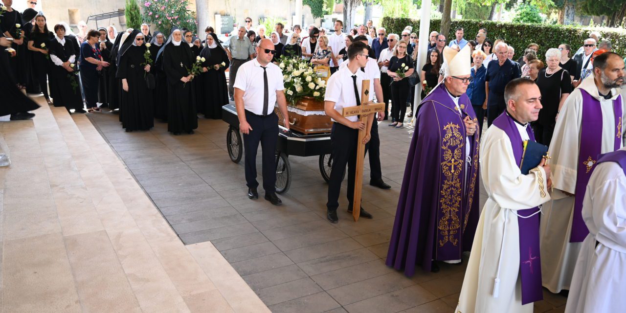 ZADAR: Sprovod M. Klare Gizele Begić, benediktinke iz samostana sv. Marije u Zadru