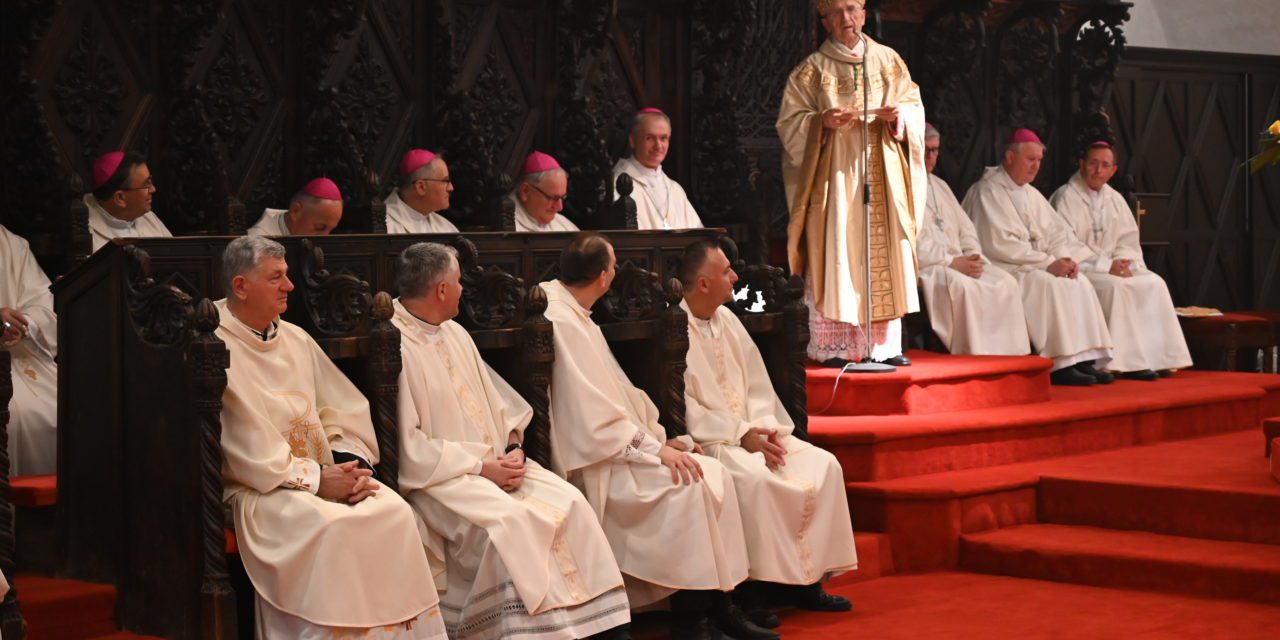 ZADAR: Proslava 50 godina svećeništva mons. Želimira Puljića u katedrali sv. Stošije