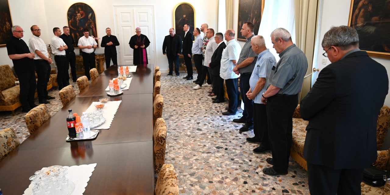 ZADAR: Susret nadbiskupa Zgrablića i svećenika koji su dobili premještaje u Zadarskoj nadbiskupiji