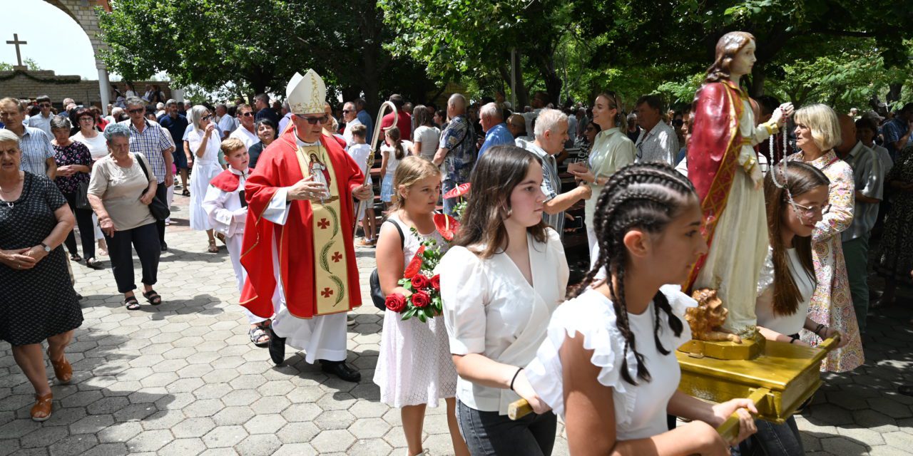 VRANA: Nadbiskup Zgrablić predvodio zavjetnu svetkovinu sv. Nediljice