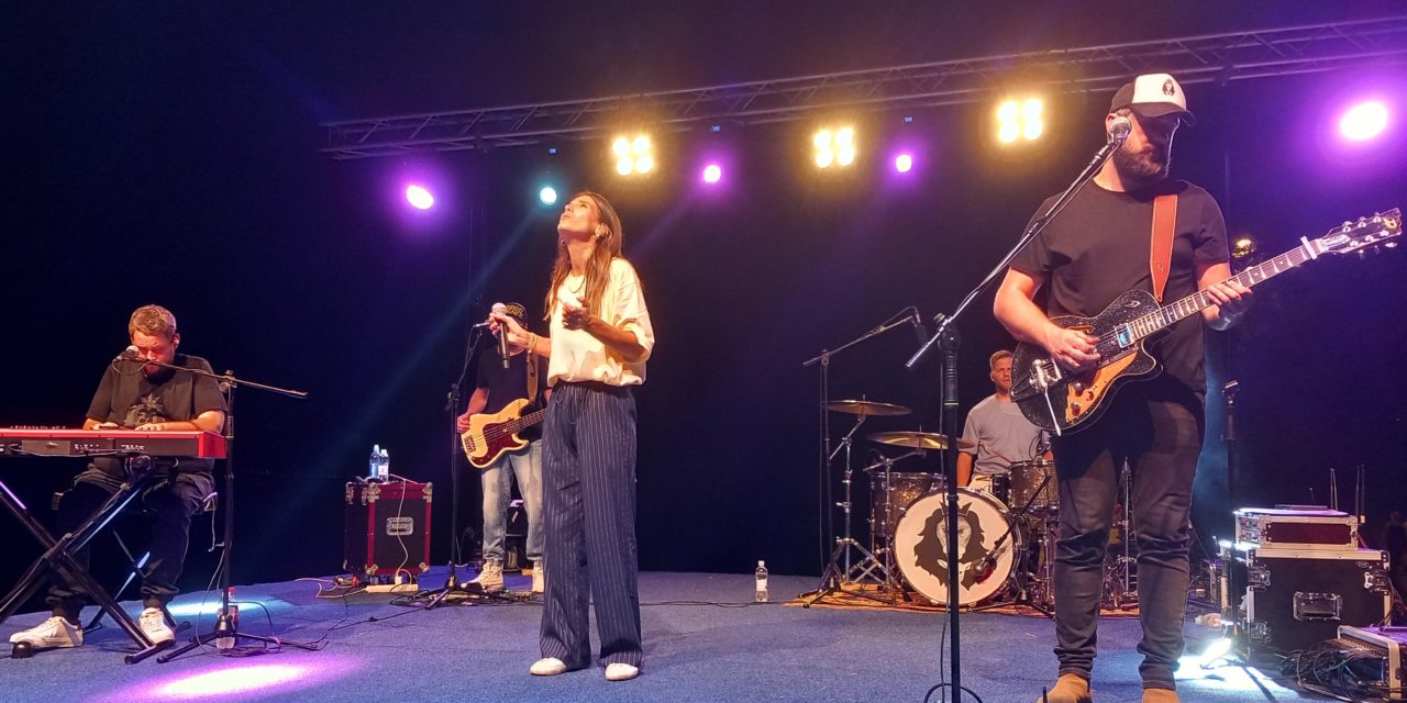 STARIGRAD – PAKLENICA: Emanuel i fra Marin Karačić održali koncert suvremene duhovne glazbe