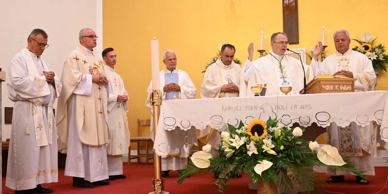 ZADAR: Varaždinski biskup Radoš predvodio proslavu blagdana Kraljice Mira na Stanovima