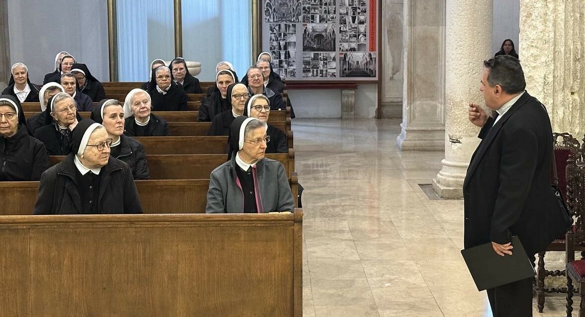 ZADAR: Dr. Dugalić izlagao na rekolekciji redovnica Zadarske nadbiskupije