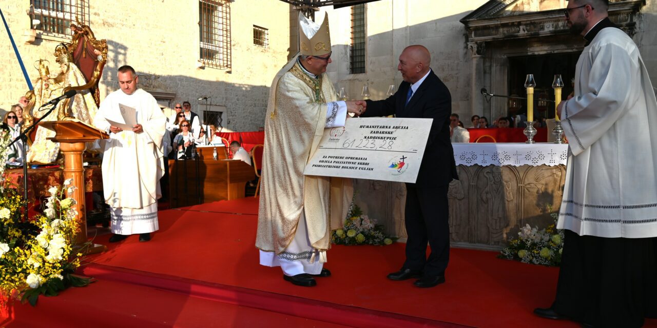 ZADAR: Donacija Zadarske nadbiskupije za Psihijatrijsku bolnicu Ugljan predana na proslavi Godine jubileja na Forumu