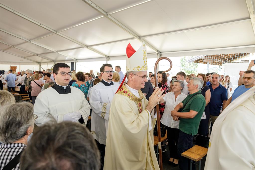 J. Batelja - Zlatna Misa-215