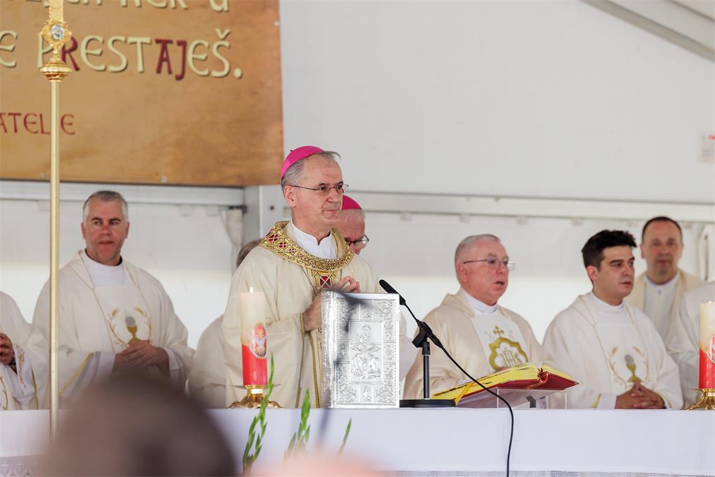 J. Batelja - Zlatna Misa-23