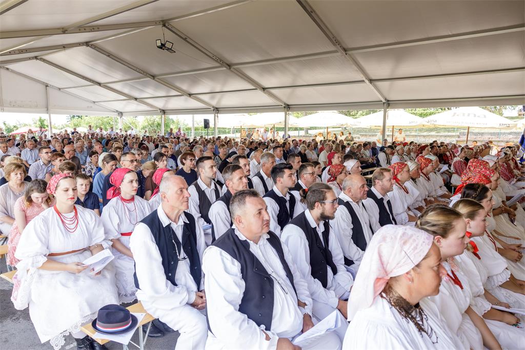 J. Batelja - Zlatna Misa-46