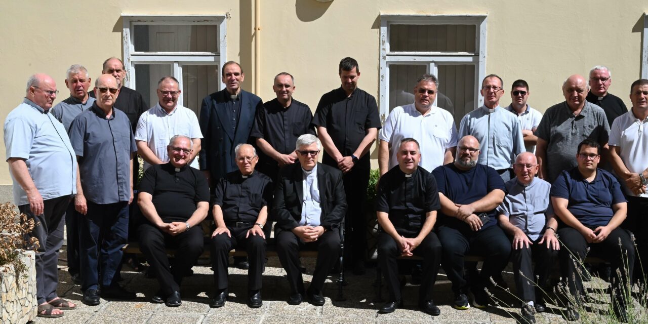 ZADAR: Duhovne vježbe za svećenike Zadarske nadbiskupije predvodio šibenski biskup Tomislav Rogić