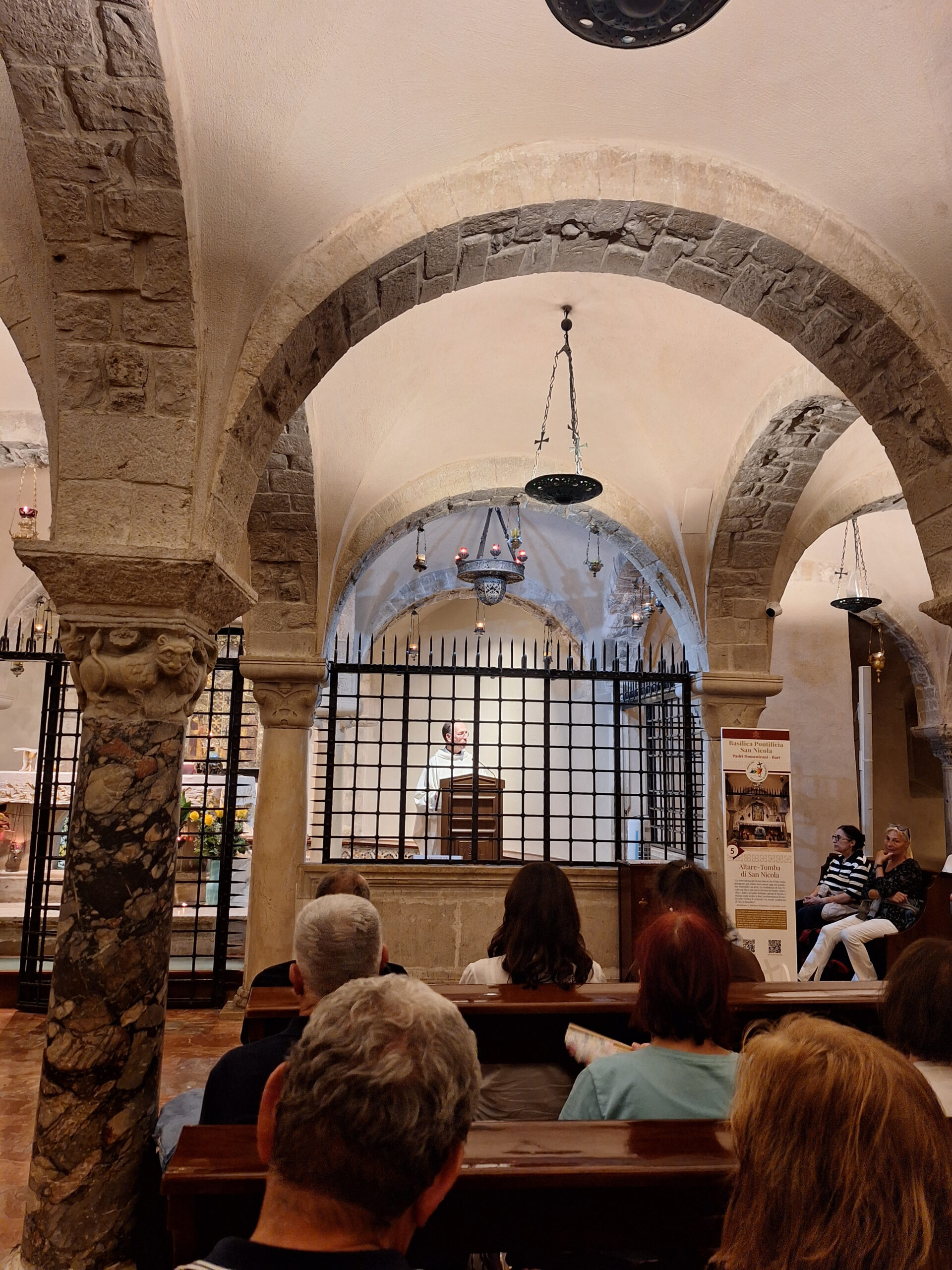 Kripta crkve sv. Nikole - Tijelo ispod oltara