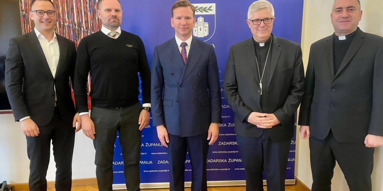 ZADAR: Božićni susret nadbiskupa Zgrablića i zadarskog župana Bilavera