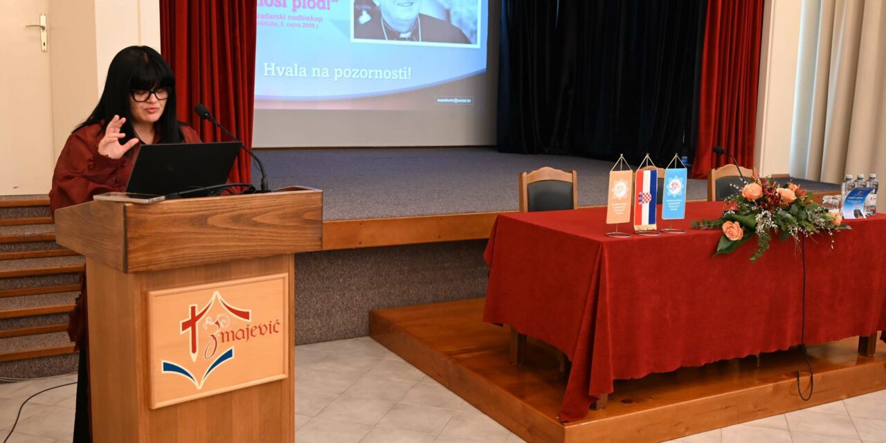 ZADAR: „Nadbiskup Ivan Prenđa i koncilska vizija uloge vjernika laika u Zadarskoj nadbiskupiji“ – Izlaganje Ines Grbić