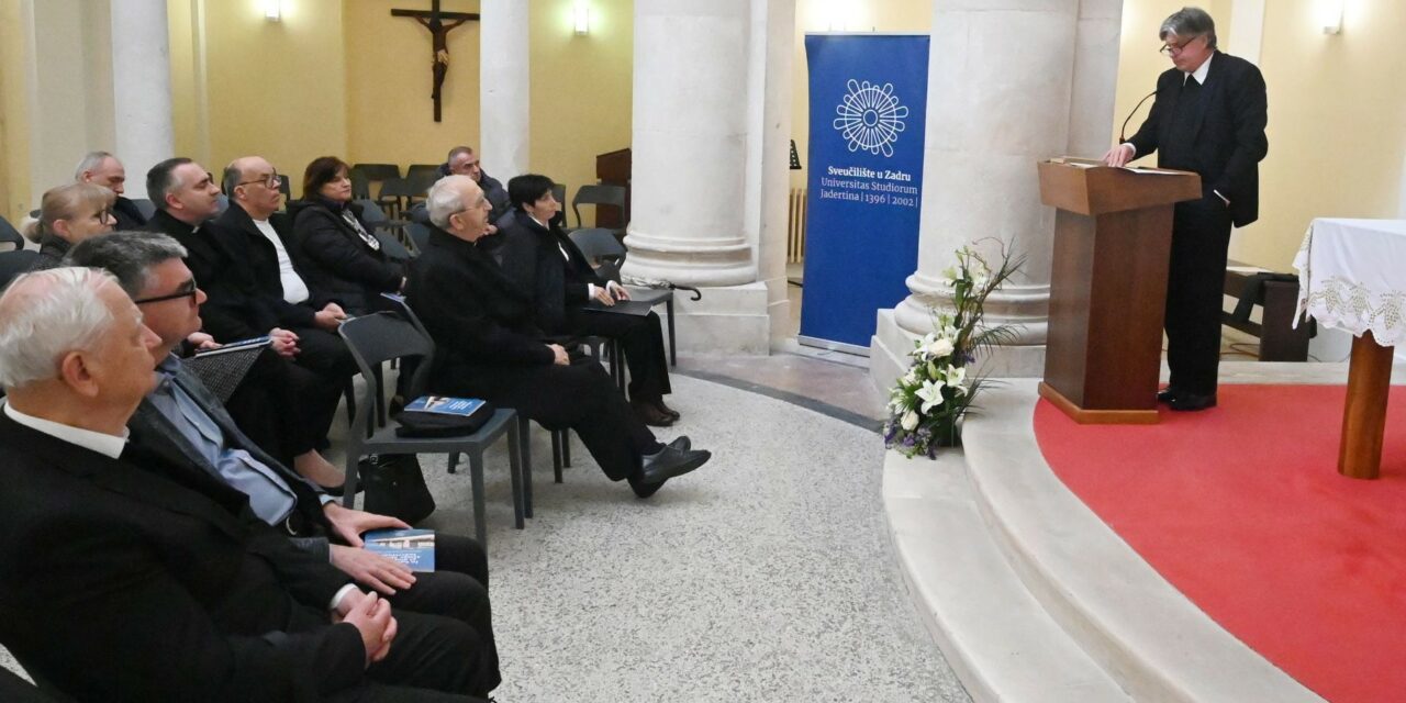 ZADAR: Predstavljena knjižica „In honorem et gloriam Almae Matris Iadertinae“ mons. Želimira Puljića