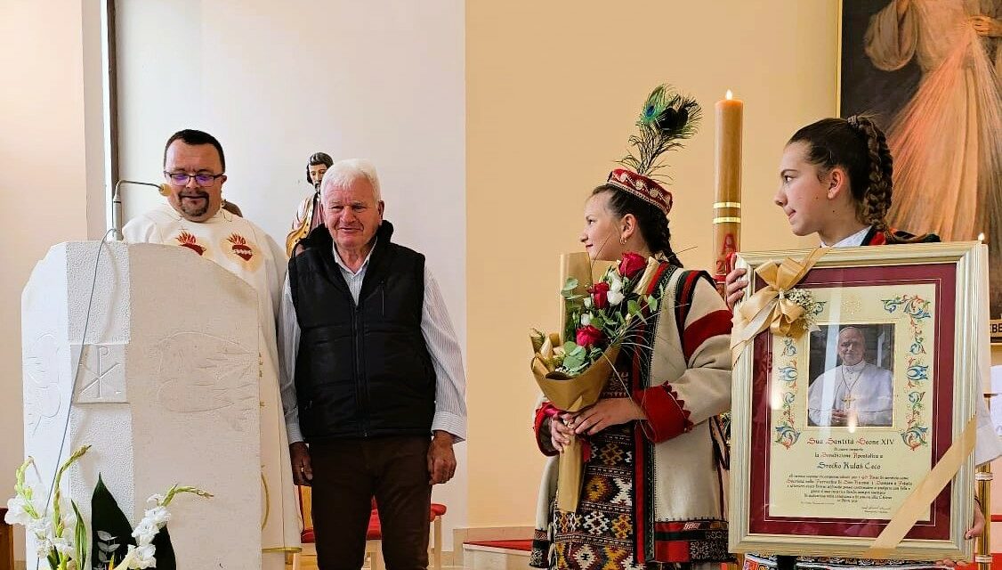 POLAČA: Sakristan Polače Srećko Kulaš Ćećo dobio Priznanje s apostolskim blagoslovom od pape Lava XIV.