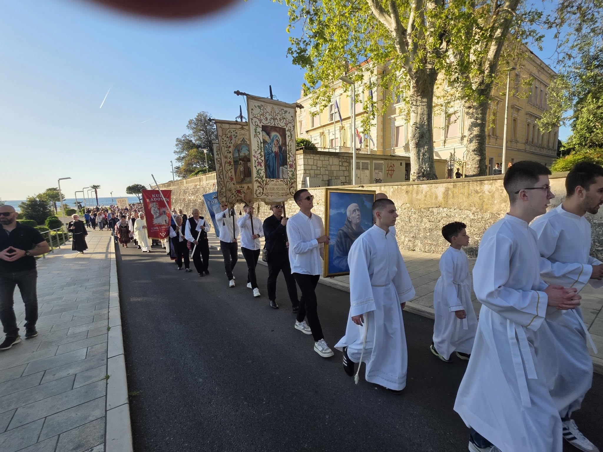 682129928_122274059222088038_7099386247273787427_n