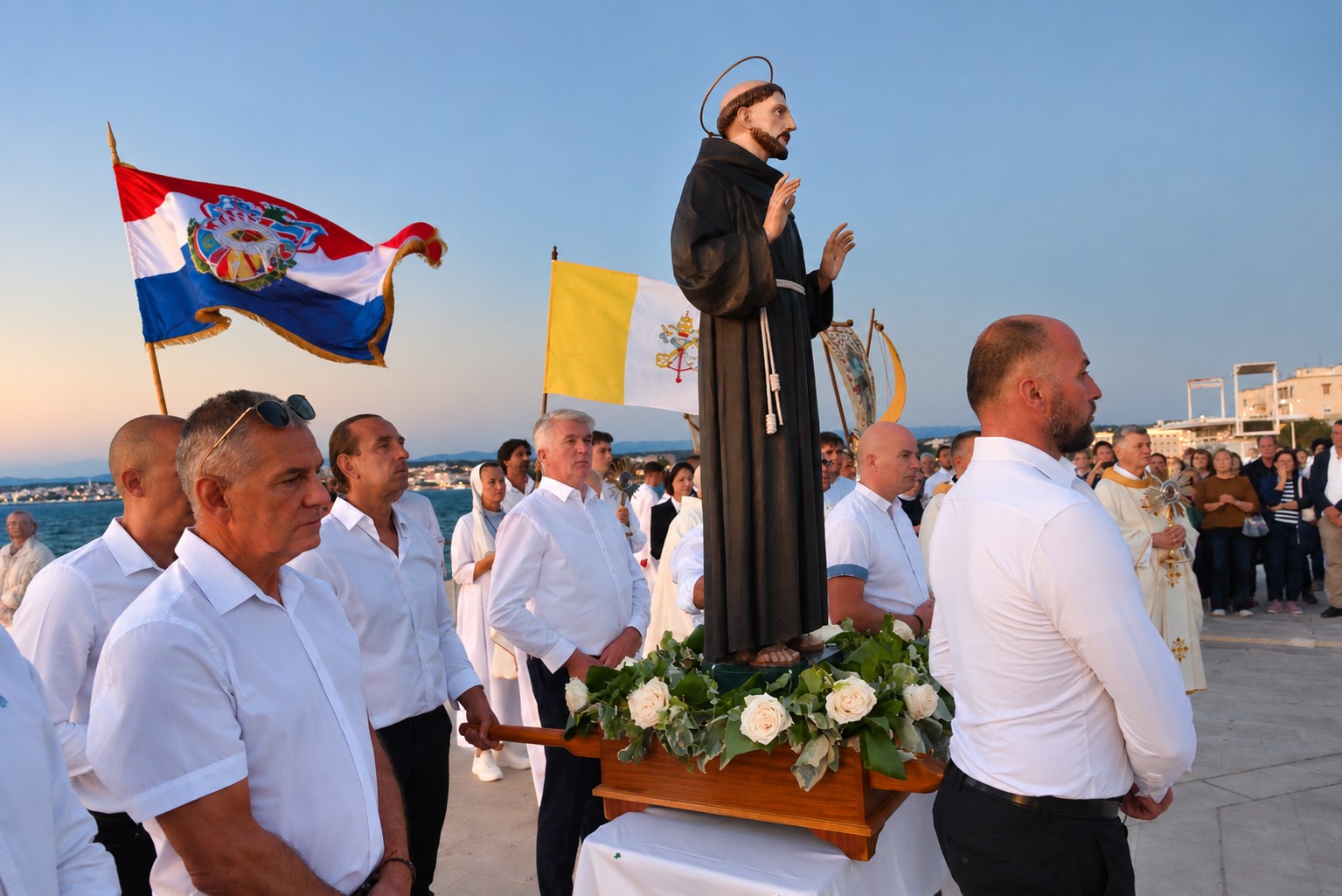 Franjevačka procesija uz more (1) Franjevačka procesija uz more (1)